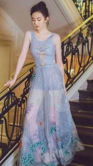 女明星撞衫,女明星撞衫大揭秘，谁更胜一筹？