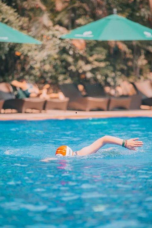 网红在泳池里自慰,网红泳池自慰事件引发热议