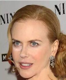 补妆明星,瞬间焕发光彩的神奇技巧