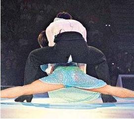 明星内裤鼓起,揭秘时尚与隐私的微妙平衡