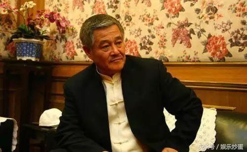 春节去拜访明星,温馨互动，共度佳节时光