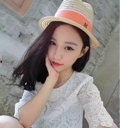 雪梨网红喝水的图片,展现健康生活方式