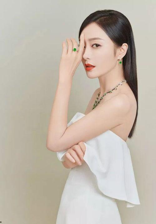 秦岚模仿明星化妆师推荐,跟随达人学化妆，美丽升级