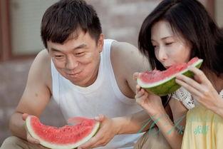 志玲和老板吃瓜,志玲与老板的甜蜜瓜界邂逅